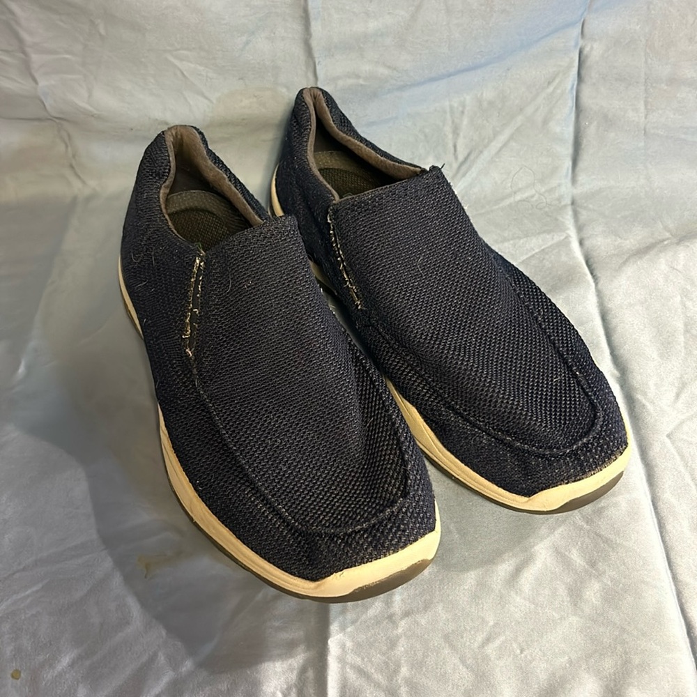 Men’s Skechers slip-ons